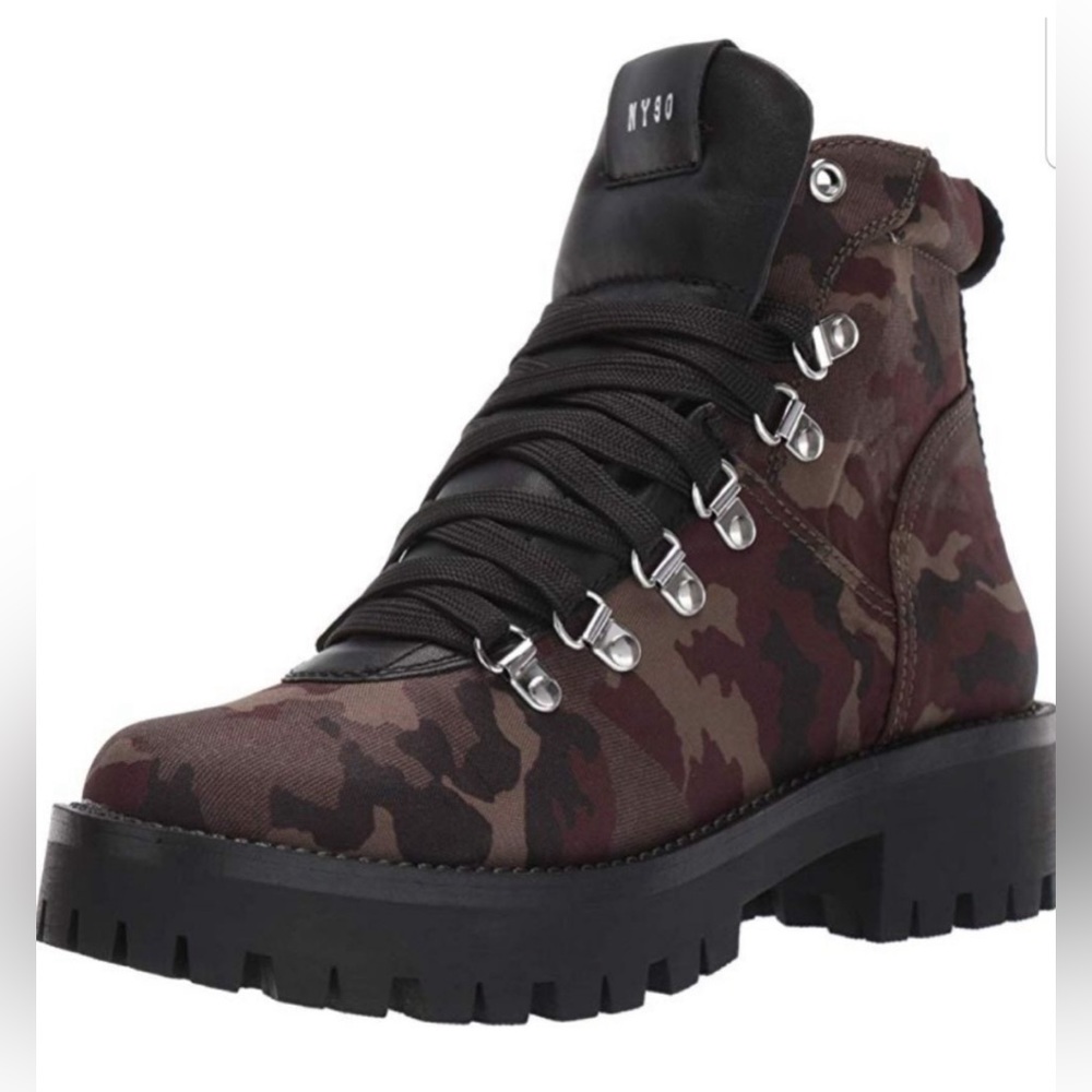 NIB Steve Madden Boots 9
